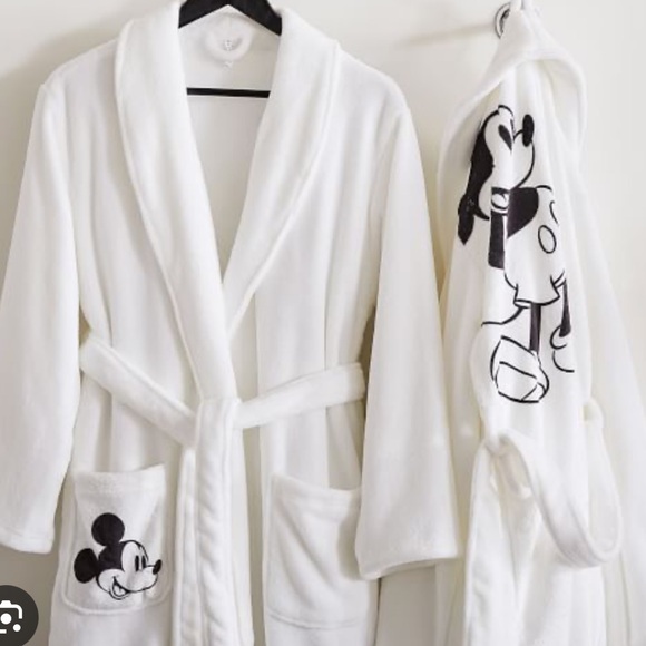 Pottery Barn Other - Pottery Barn Disney Mickey Mouse robe
